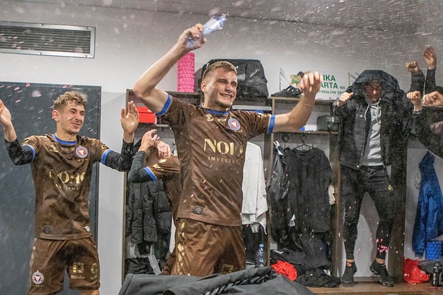 引發了歐足 引發了歐足